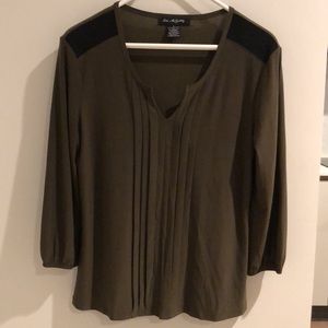 Like new! - ELIE MCCARTHY Pleat Front Notched Neckline Top